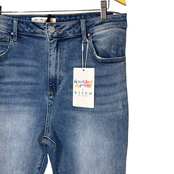 RISEN FRECKLED POPPY Women's 1X 12/14 Bootleg  Stretch Jeans - Picture 2 of 9